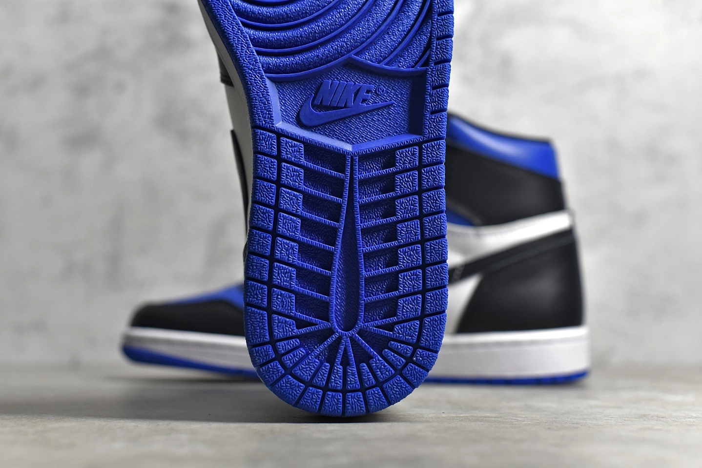 Air Jordan 1 Retro High OG “White Royal”